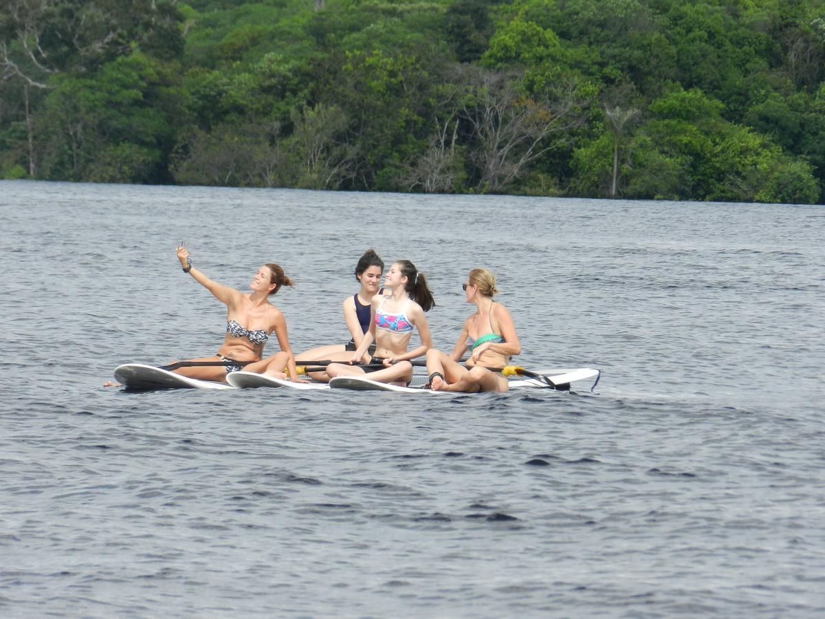 Abare House Floating Hostel Manaus Esterno foto