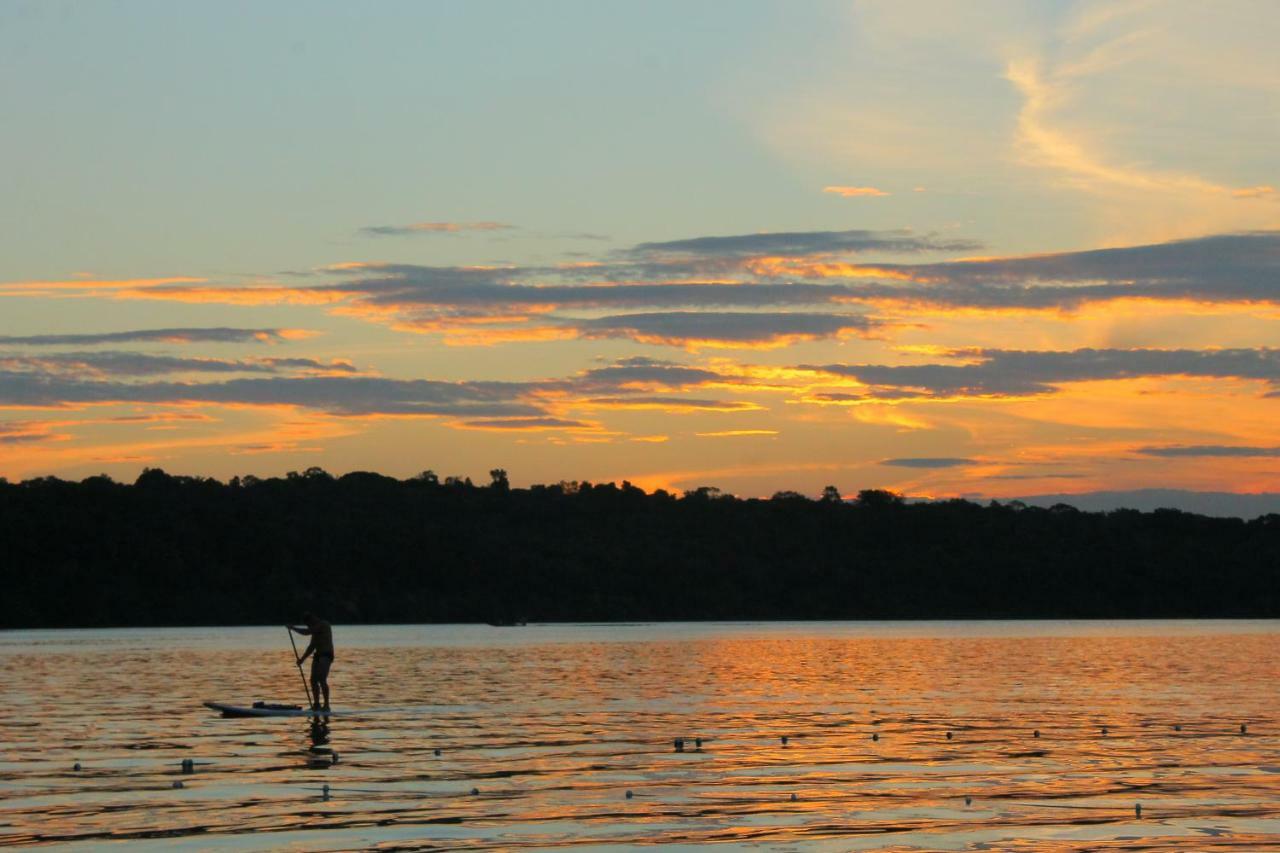 Abare House Floating Hostel Manaus Esterno foto